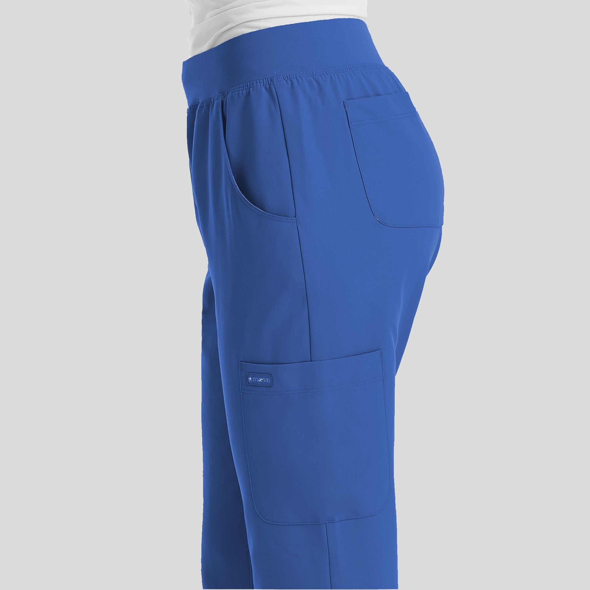 Maevn_Momentum_5092_royal_detail