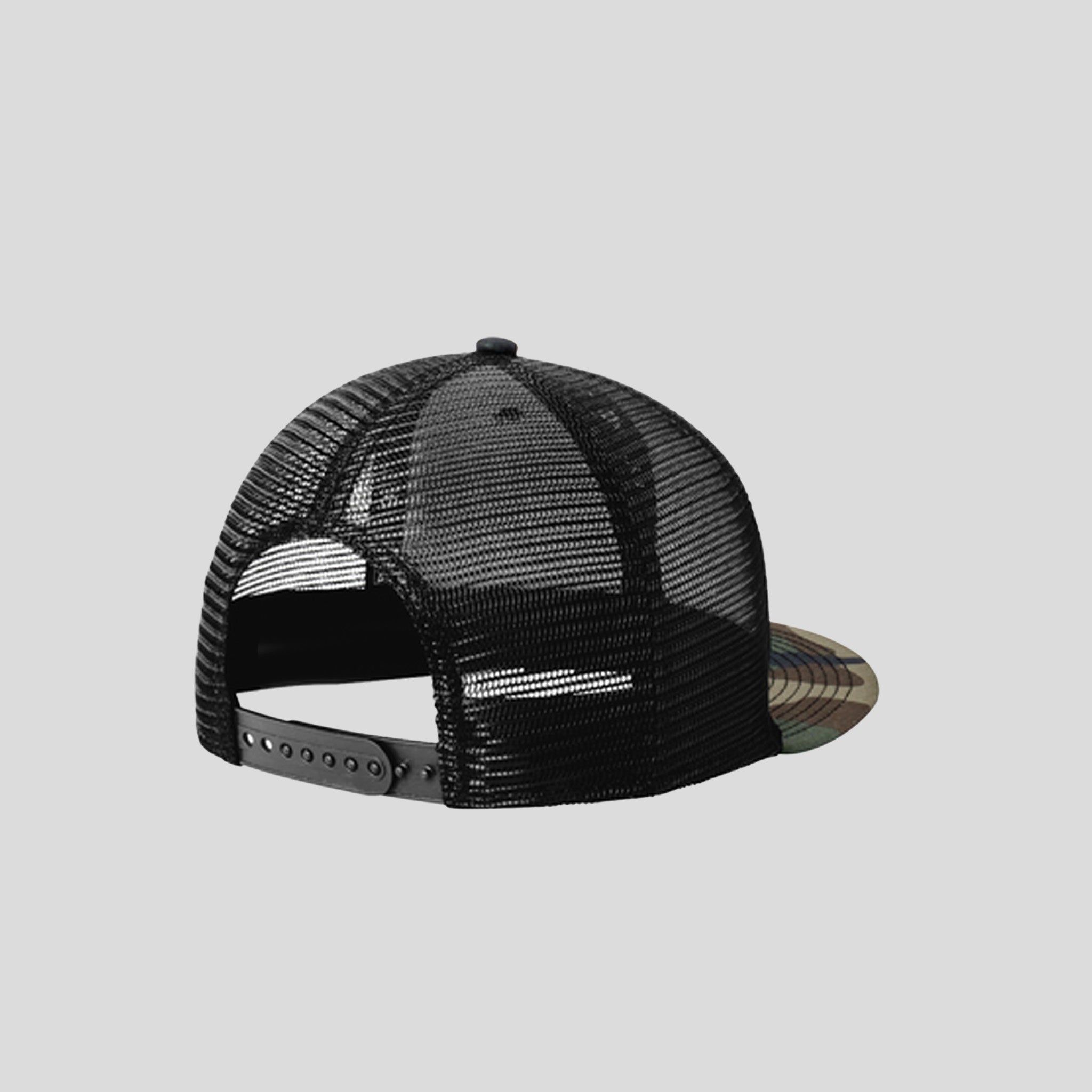 Standard Fit Snapback Trucker Cap | Camo/Black